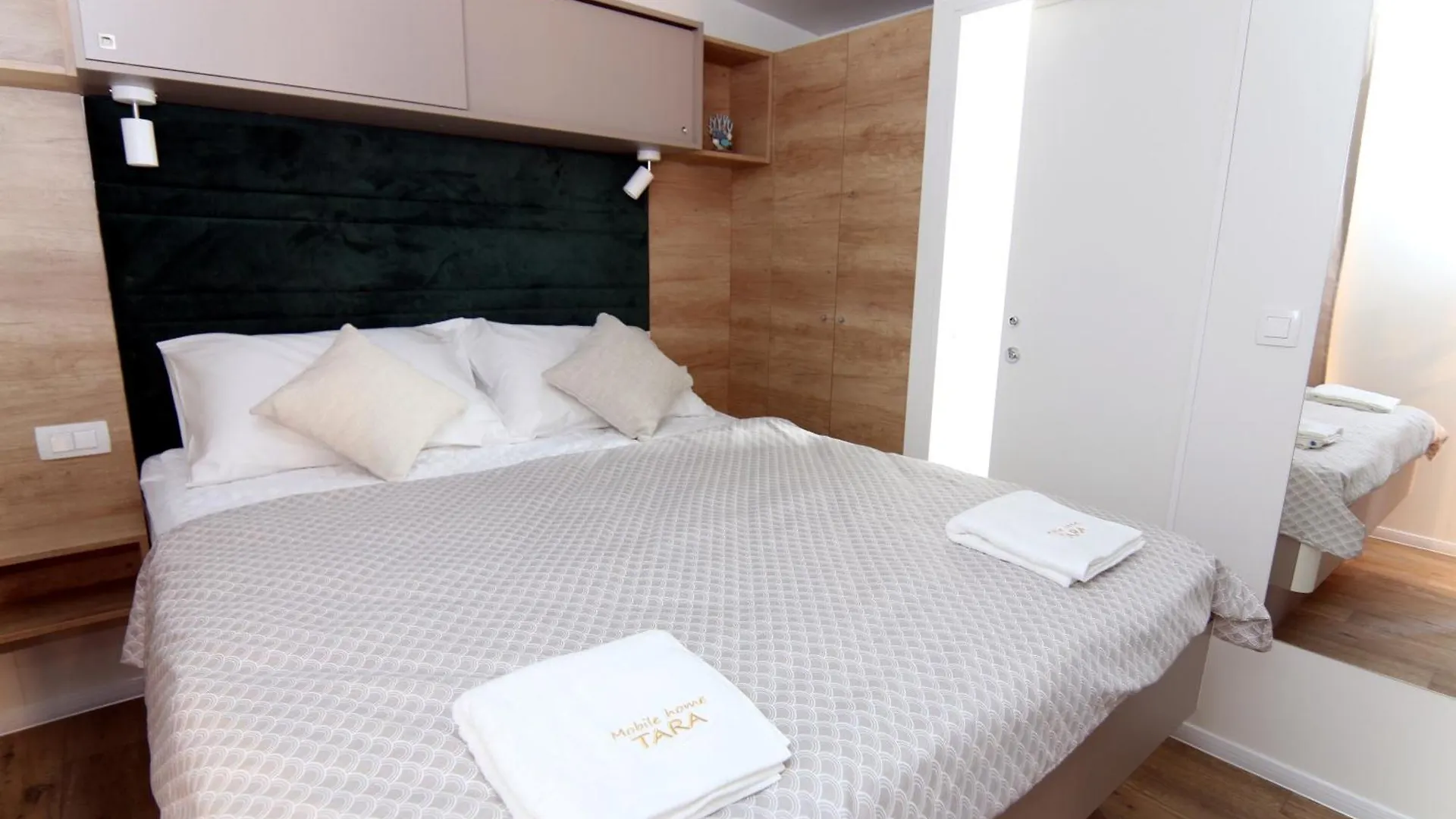 مكان تخييم Mobile Home Tara بيوغْغاد نا موغو