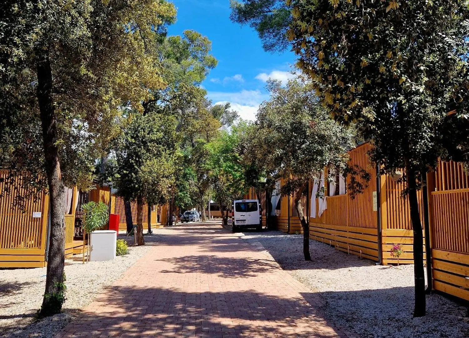 مكان تخييم Mobile Home Tara بيوغْغاد نا موغو